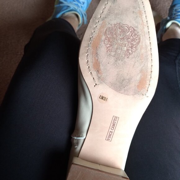 Vince Camuto ankle boots in ivory - Picture 3 of 11